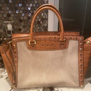 Michael Kors Selma Pick Stitch Lg Hemp Handbag